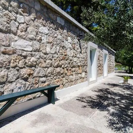 & Tapera- Comfort One-bedroom With Terrace And Garden View *