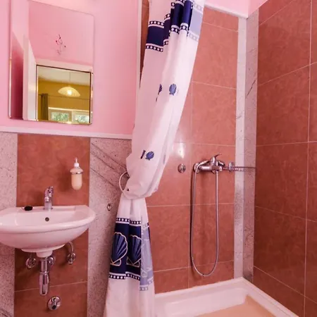 & Tapera- Comfort One-bedroom With Terrace And Garden View דירה