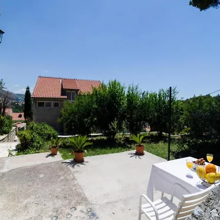 & Tapera- Comfort One-bedroom With Terrace And Garden View דירה