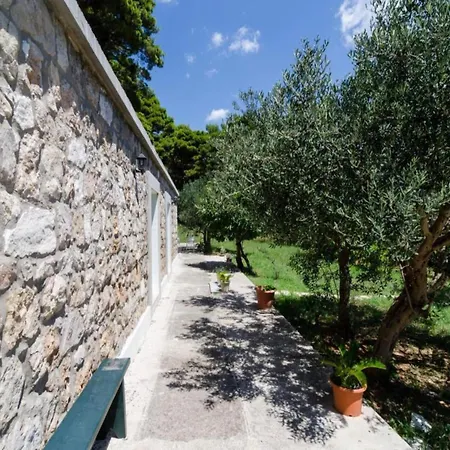 & Tapera- Comfort One-bedroom With Terrace And Garden View *