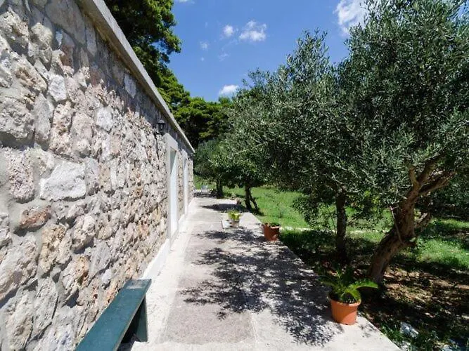 & Tapera- Comfort One-bedroom With Terrace And Garden View * Dubrovnik