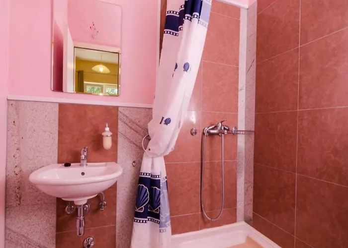 & Tapera- Comfort One-bedroom With Terrace And Garden View Apartman