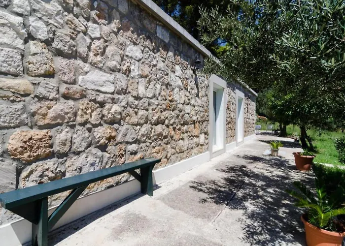 & Tapera- Comfort One-bedroom With Terrace And Garden View Apartman Dubrovnik