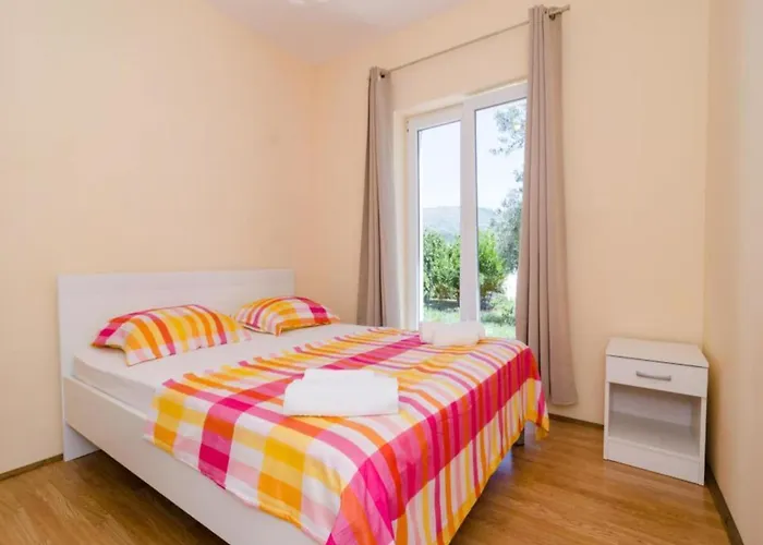 Appartement & Tapera- Comfort One-bedroom With Terrace And Garden View