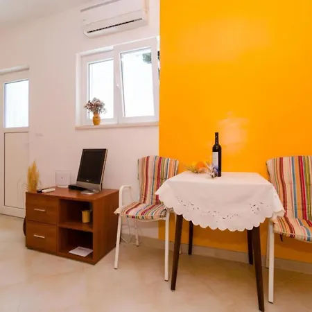 & Tapera- Comfort One-bedroom With Terrace And Garden View *