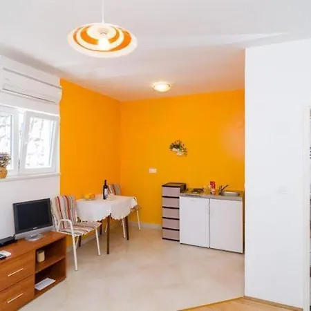 Apartment & Tapera- Comfort One-bedroom With Terrace And Garden View Dubrovnik