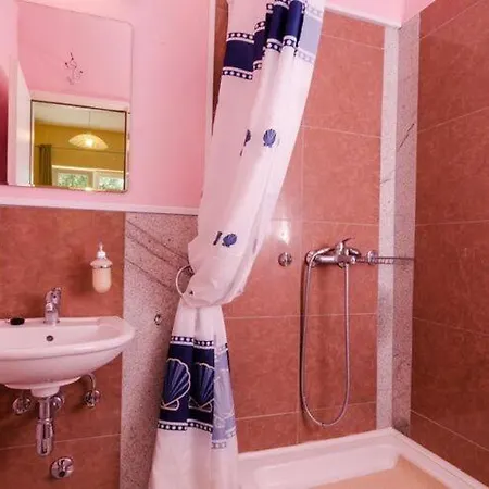 & Tapera- Comfort One-bedroom With Terrace And Garden View